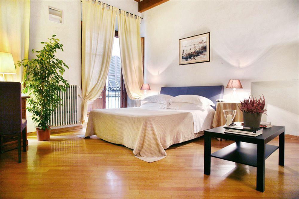 Capri Moon Guest House ฟลอเรนซ์ ภายนอก รูปภาพ